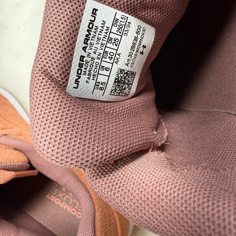 Under Armour Official Suede Women’s Sneakers Size 8.5 Pink/Rose 3028636-600 New